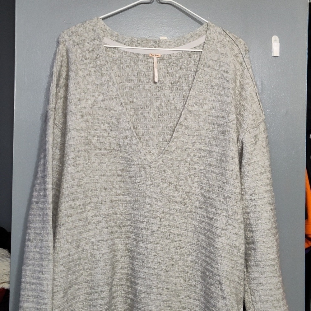 Free People oversized v neck tunic sweater size med